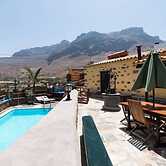 Villa With its own Swimming-pool, Jaccuzi and Sauna With Views to San 