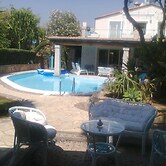 Very Cozy, Comfortable