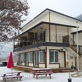Kkeomeokda-ri Pension