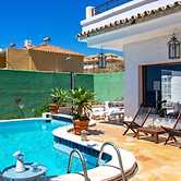 Villa - 4 Bedrooms with Pool, WiFi and Sea views - 107880