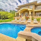 Red Frog Beach Island Resort