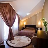 City Club Hotel