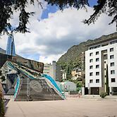Yomo Mola Park