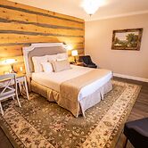 Grass Valley Courtyard Suites
