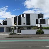 Shadzz Motel & Conference Centre