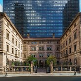 The Towers at Lotte New York Palace
