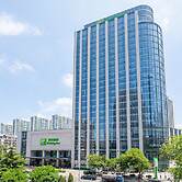 Holiday Inn Qingdao City Centre by IHG