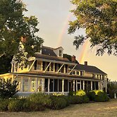 Black Walnut Point Inn