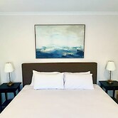 Lakeview Motel & Apartments