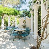 The Bergson, BW Signature Collection