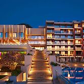 Maestral Resort & Casino