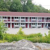White Mountain Motel And Cottages