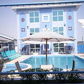 De Holiday Beach Hotel