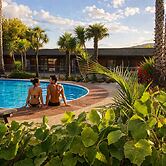 Teal Motor Lodge