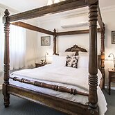 Moulton Park Cottages