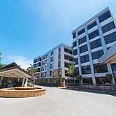 The Ritz Hotel at Garden Oases