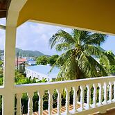 Tropical Breeze Guesthouse and Furnished Apartments