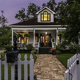 White Oak Manor Bed & Breakfast