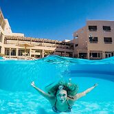 The Breakers Diving & Surfing Lodge