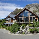 Aoraki Mount Cook Alpine Lodge