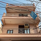 Eat Sleep Wander Studio Apartments