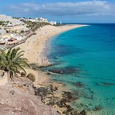 Apartment Near the Beach With a Huge Terrace Patio, Wifi and Parking