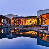 Exclusive Holiday Villa With Private Pool and Beachfront Location, Cab