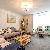 2br-sleeps5-privategarden-freeparking-pets