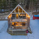 Classic Stowe Ski 3 Bedroom Chalet by RedAwning