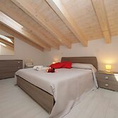 Silver Lake Apartment
