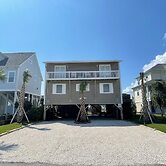 Reel 'em Inn 4 Bedroom Home by RedAwning