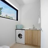 Designer Taste 2BR Townhouse@hawthorn