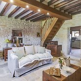 Farmhouse in Talon With Scenic Views