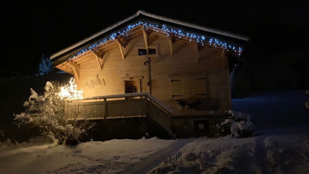 Chalet in Notre-dame Near Ski Lift