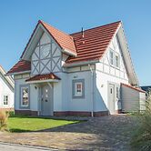 Detached Villa With Three Bathrooms Near the Sea