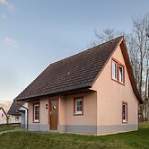 Restyled Villa with Washing Machine near River Moselle