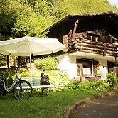 Chalet in Reinskopf With Fireplace & Balcony