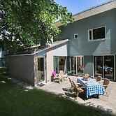 Restyled Holiday Home with 2 Bathrooms near Beach