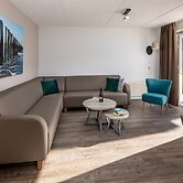 Restyled Bungalow With 2 Bathrooms, Near the Beach