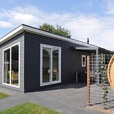 Atmospheric Chalet with Porch near Veluwe