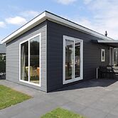 Atmospheric Chalet with Porch near Veluwe