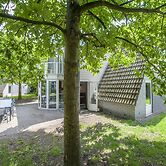 Restyled House with 5 Bathrooms near Vrachelse Heide