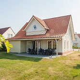 Detached Villa With Four Bathrooms Near the Sea