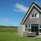 Thatched Villa With two Bathrooms Near the Beach