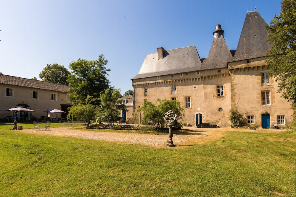 Cottage in Chaleix Near Forest & Lake