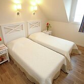 Relaxing Coastal Apt for 8