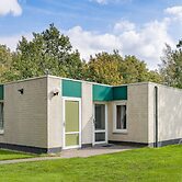 Spacious Bungalow with Dishwasher near Hunebedcentrum