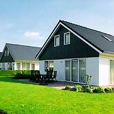 Detached Villa With Washing Machine, Around a Lake Area