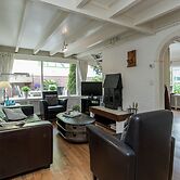 Cozy Holiday Home in Noordwijkerhout near Lake