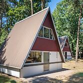 Bungalow in Bospark 't Wolfsven Near Nature